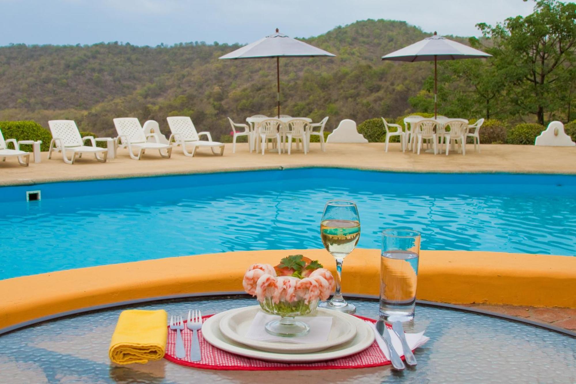 Mantaraya Lodge Puerto López Esterno foto