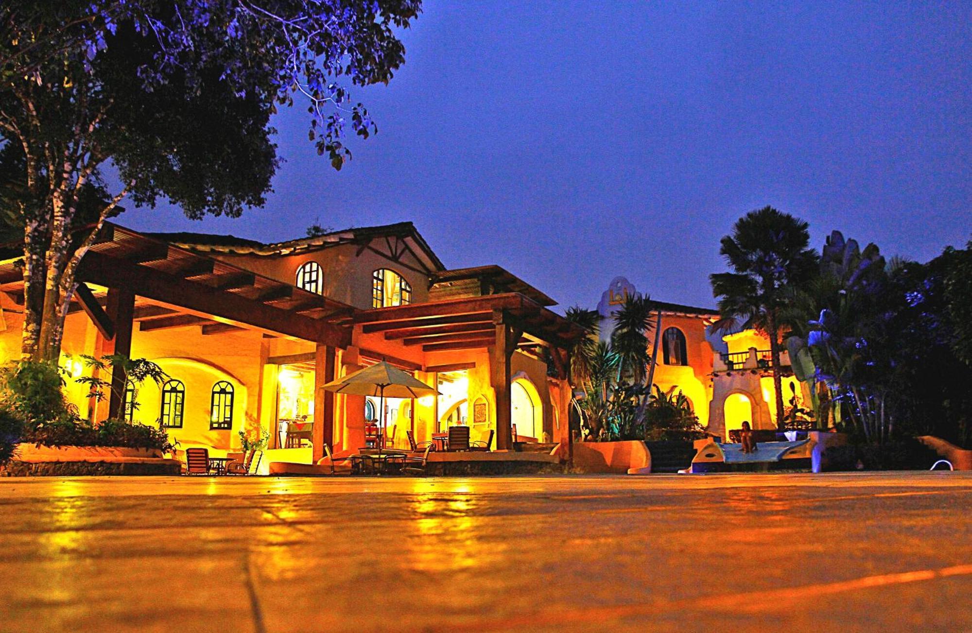 Mantaraya Lodge Puerto López Esterno foto