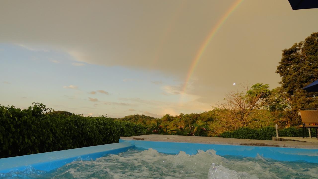 Mantaraya Lodge Puerto López Esterno foto