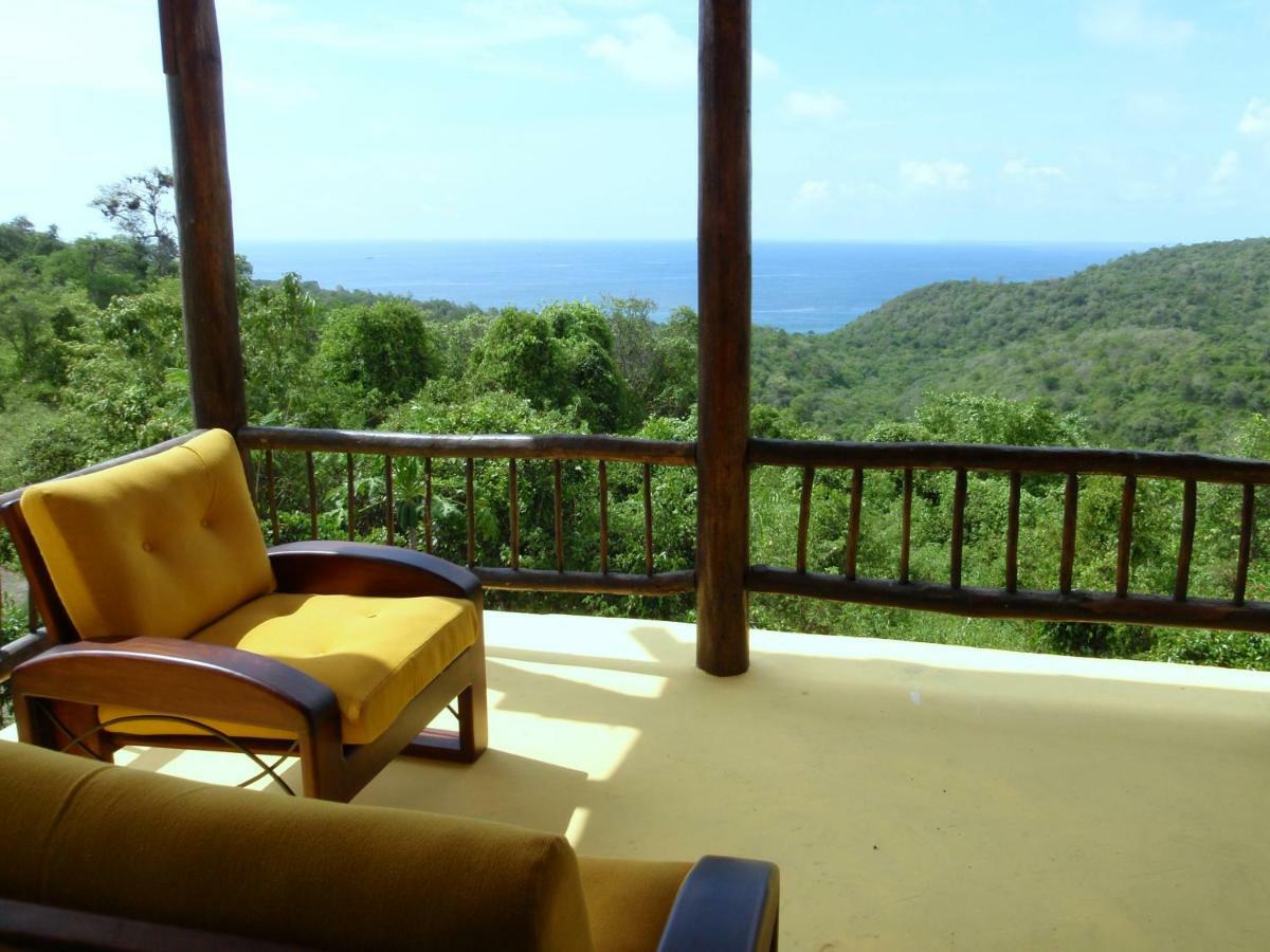 Mantaraya Lodge Puerto López Esterno foto