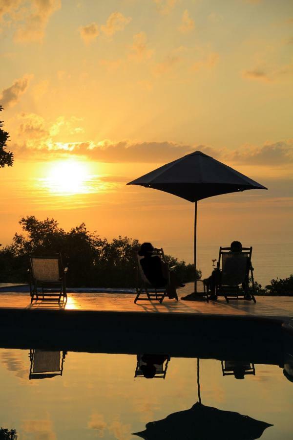 Mantaraya Lodge Puerto López Esterno foto